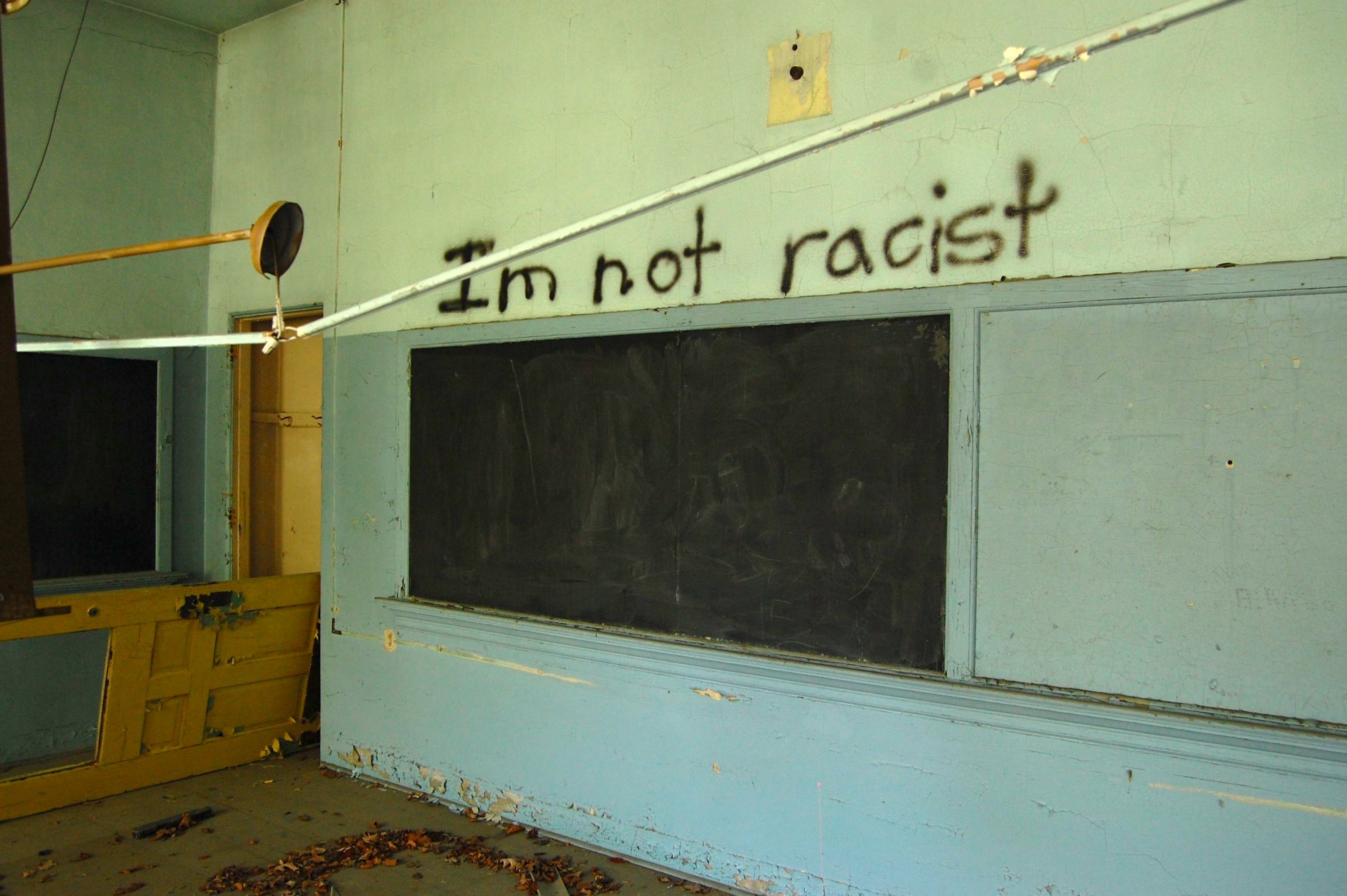 Photo of an abandoned classroom.